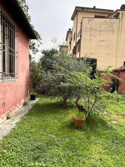 Apartamento Piano Terra Con Giardino Condiviso *