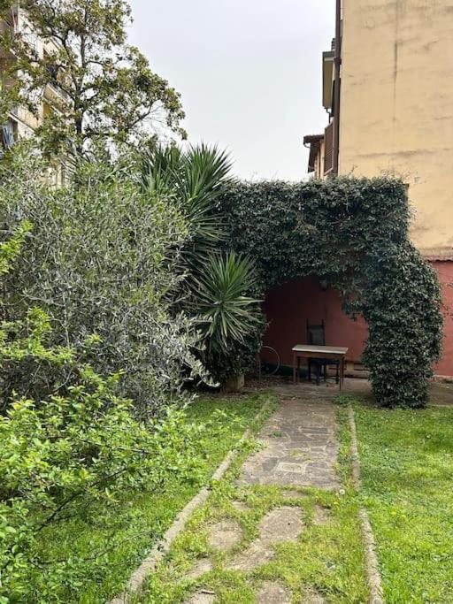 Piano Terra Con Giardino Condiviso *
